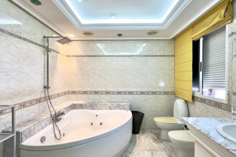 Appartamento in vendita a Torrevieja, Alicante, Spagna 2 camere da letto, 195 mq. N° 148407 - foto 16