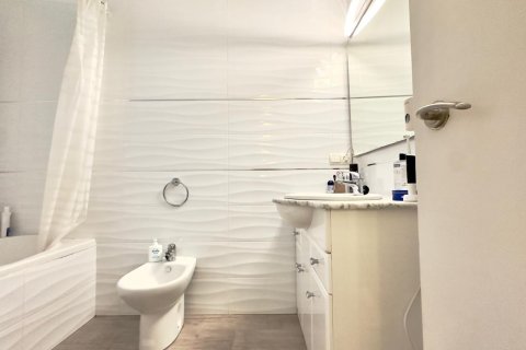 Huoneisto myytävänä Torrevieja, Alicante, Espanja, 4 makuuhuonetta, 65 m2 No. 148410 - kuva 25