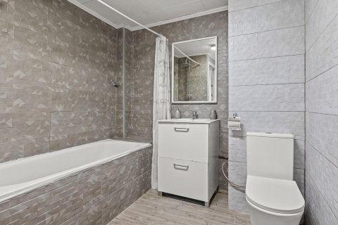 Villa en venta en Playa Flamenca II, Alicante, España 4 dormitorios, 103 m2 No. 137933 - foto 30