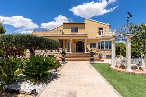 Villa in Alicante, Spain 5 bedrooms, 450 sq.m. No. 137930
