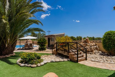 Villa for sale in Alicante, Spain 5 bedrooms, 450 sq.m. No. 137930 - photo 15