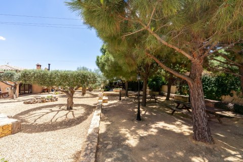 Villa for sale in Alicante, Spain 5 bedrooms, 450 sq.m. No. 137930 - photo 20