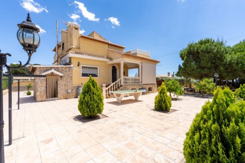 Villa for sale in Alicante, Spain 5 bedrooms, 450 sq.m. No. 137930 - photo 5