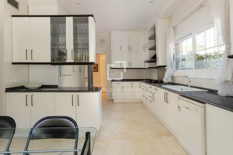 Villa till salu i Vilassar de Dalt, Barcelona, Spanien 7 sovrum, 598 kvm. Nr. 151000 - foto 5