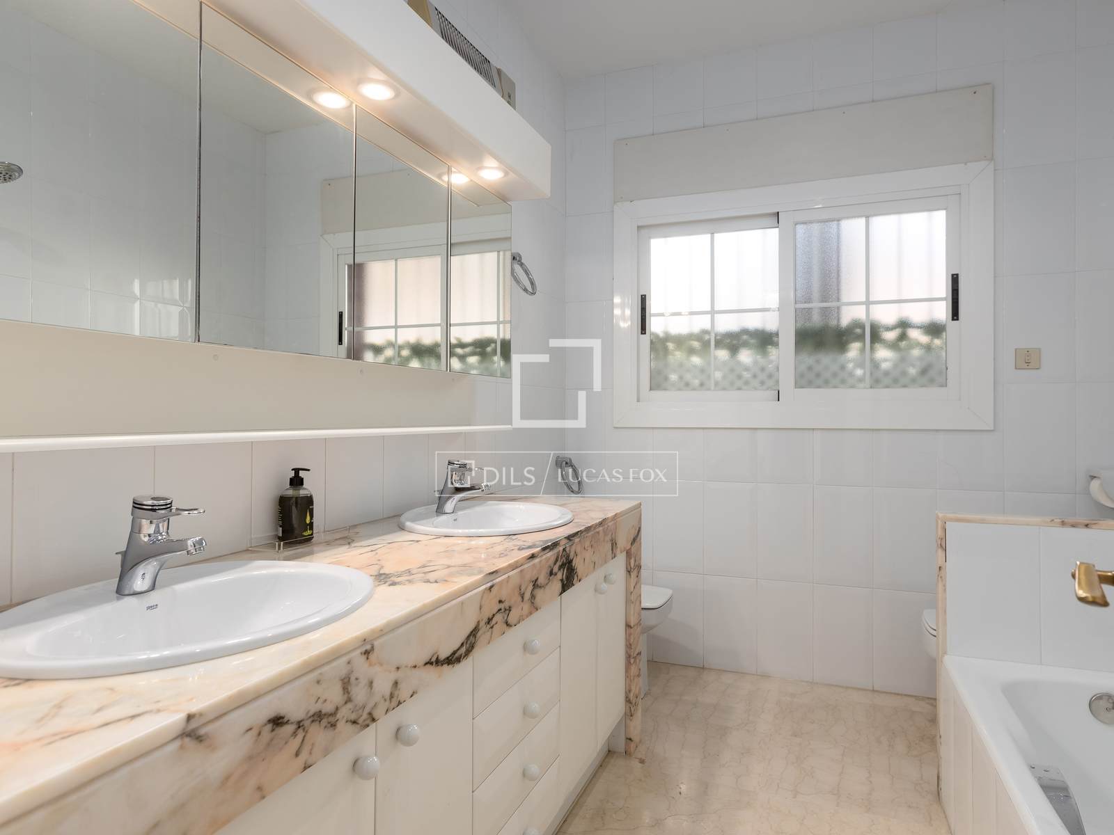 Villa i Vilassar de Dalt, Barcelona, Spanien 7 sovrum, 598 kvm. Nr. 151000