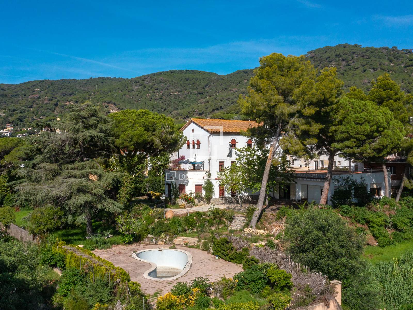 Villa a Premia De Dalt, Barcelona, Spagna 9 camere da letto, 731 mq. N° 151002
