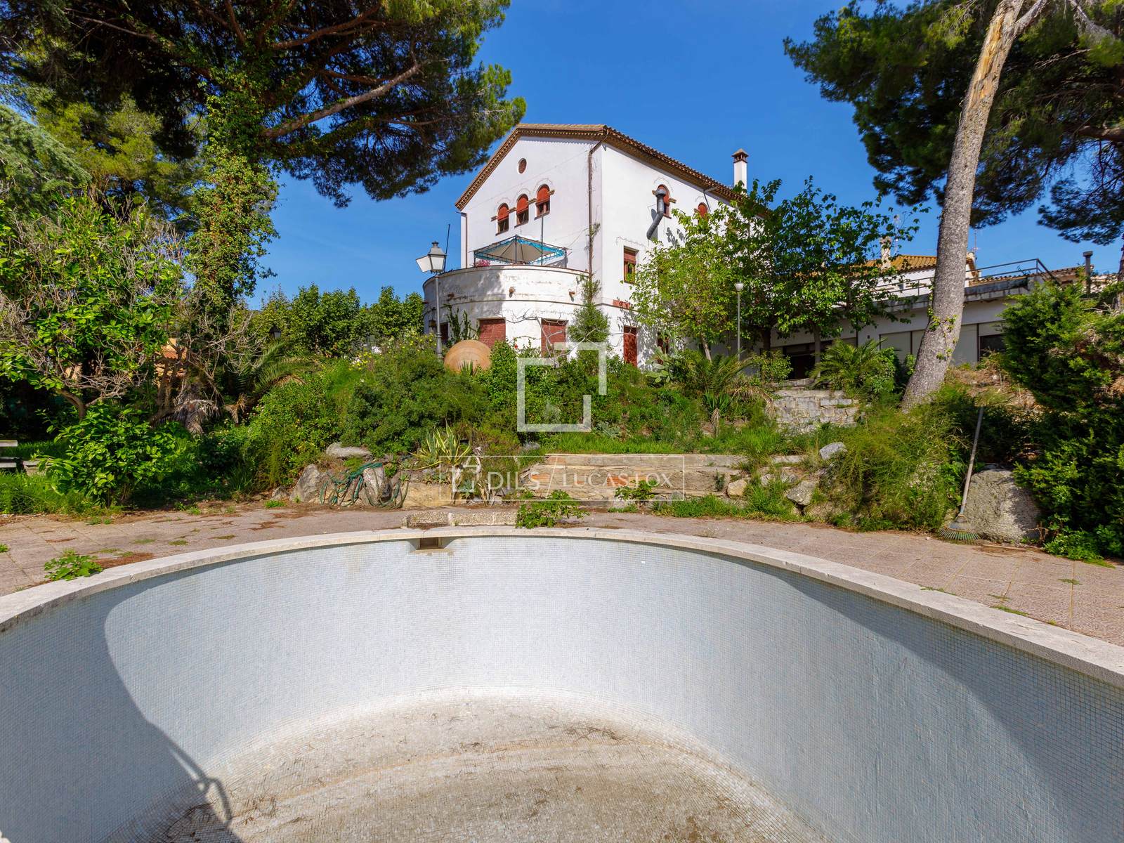 Villa a Premia De Dalt, Barcelona, Spagna 9 camere da letto, 731 mq. N° 151002