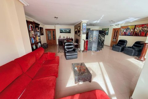 Apartment for sale Cabo Roig, Alicante, Spain 4 bedrooms, 142 sq.m. No. 137693 - photo 2