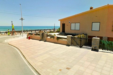 Townhouse for sale La Mata, Alicante, Spain 3 bedrooms, 113 sq.m. No. 137692 - photo 1