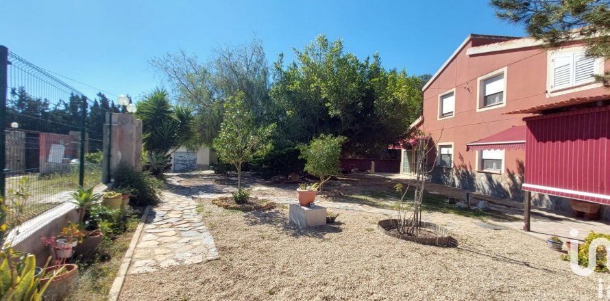 House in El Altet, Alicante, Spain 10 bedrooms, 180 sq.m. No. 153458