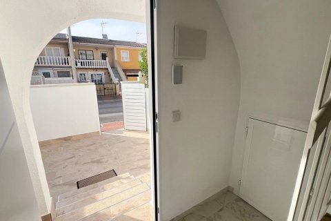 Rindu māja pārdošanā Los Balcones, Alicante, Spānijā 3 istabas, 82 m2 Nr. 139617 - attēls 6