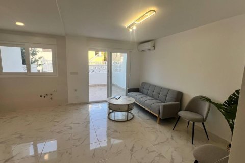 Rindu māja pārdošanā Los Balcones, Alicante, Spānijā 3 istabas, 82 m2 Nr. 139617 - attēls 9