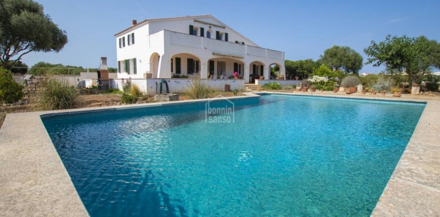 Villa i Mahon, Menorca, Spanien 6 sovrum, 371 kvm. Nr. 73717