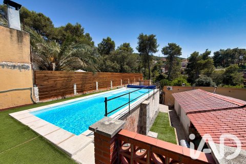 House for sale in Olesa de Bonesvalls, Barcelona, Spain 3 bedrooms, 184 sq.m. No. 187819 - photo 4