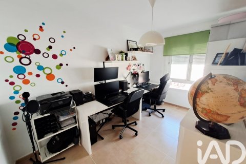 House for sale in Alhaurin de la Torre, Malaga, Spain 3 bedrooms, 203 sq.m. No. 187822 - photo 9