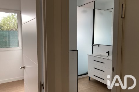 Huoneisto myytävänä Las Rozas de Madrid, Madrid, Espanja, 2 makuuhuonetta, 140 m2 No. 187818 - kuva 17