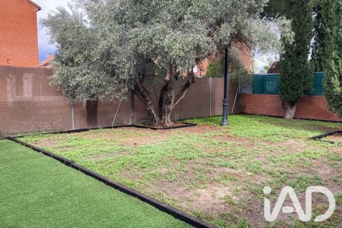 Huoneisto myytävänä Las Rozas de Madrid, Madrid, Espanja, 2 makuuhuonetta, 140 m2 No. 187818 - kuva 2