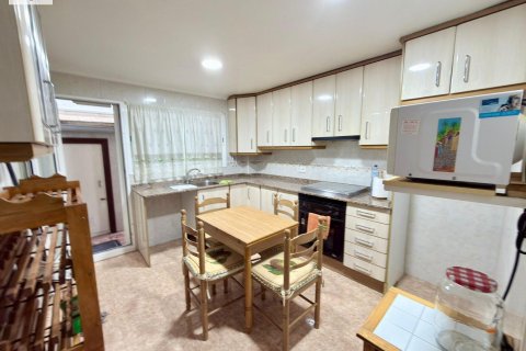 Apartment for sale in Alicante, Spain 3 bedrooms, 92 sq.m. No. 165869 - photo 2