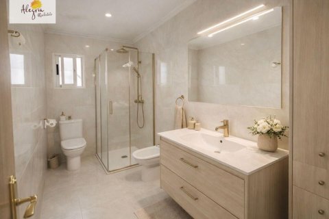 Apartment for sale in Alicante, Spain 3 bedrooms, 92 sq.m. No. 165869 - photo 3