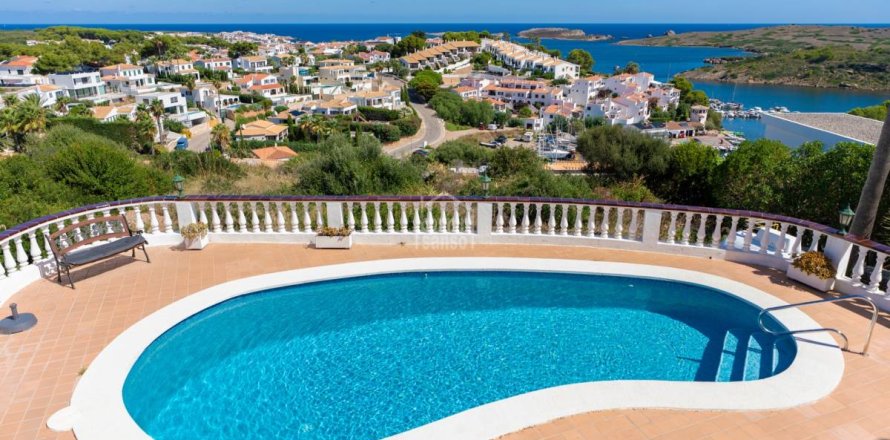 Villa Port d'Addaya, Menorca, Spain 3 bedrooms, 208 sq.m. No. 133220