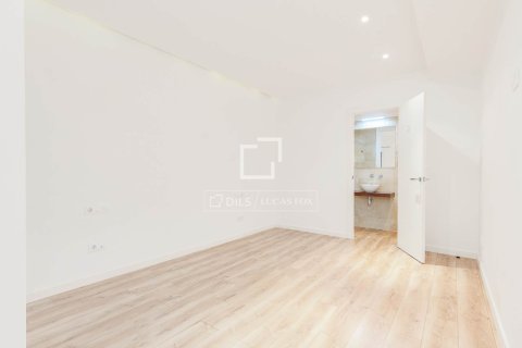 Apartament w Barcelona, Hiszpania 3 sypialnie, 117 mkw. nr 168914 – zdjęcie 22