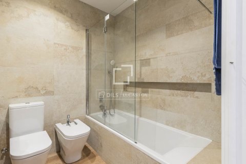 Apartament w Barcelona, Hiszpania 3 sypialnie, 117 mkw. nr 168914 – zdjęcie 17