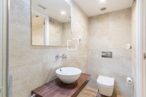 Apartament w Barcelona, Hiszpania 3 sypialnie, 117 mkw. nr 168914 – zdjęcie 27