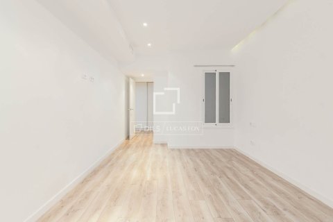 Apartament w Barcelona, Hiszpania 3 sypialnie, 117 mkw. nr 168914 – zdjęcie 25