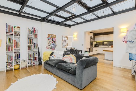 Apartament w Barcelona, Hiszpania 4 sypialnie, 213 mkw. nr 168912 – zdjęcie 11