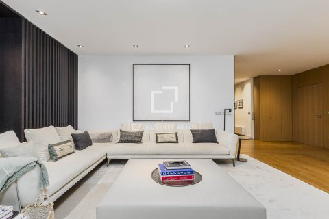 Apartament w Barcelona, Hiszpania 4 sypialnie, 213 mkw. nr 168912 – zdjęcie 10