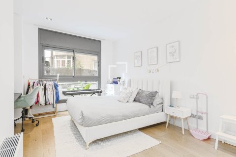 Apartament w Barcelona, Hiszpania 4 sypialnie, 213 mkw. nr 168912 – zdjęcie 25