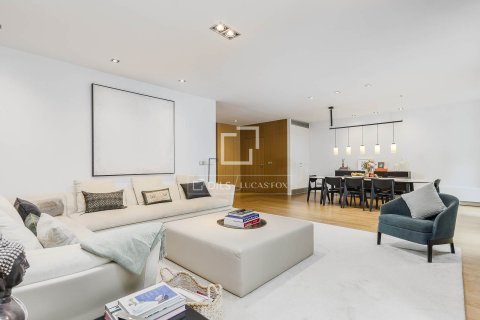 Apartament w Barcelona, Hiszpania 4 sypialnie, 213 mkw. nr 168912 – zdjęcie 5