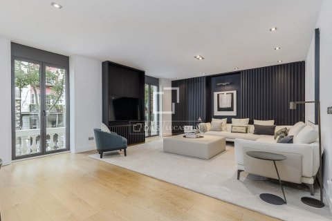 Apartament w Barcelona, Hiszpania 4 sypialnie, 213 mkw. nr 168912