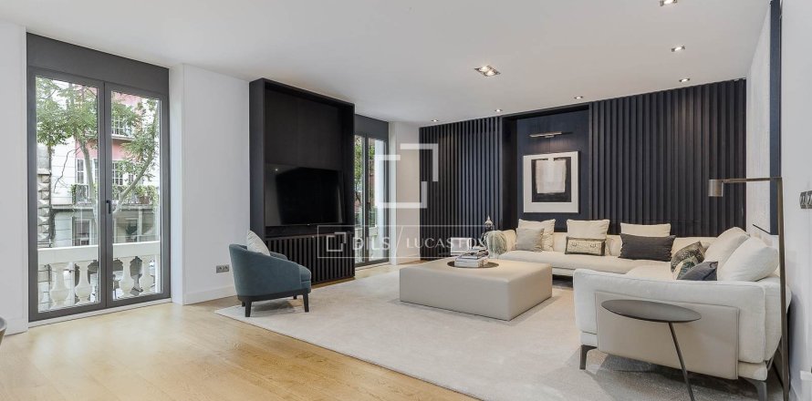Apartament w Barcelona, Hiszpania 4 sypialnie, 213 mkw. nr 168912
