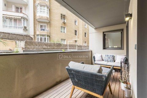 Apartament w Barcelona, Hiszpania 4 sypialnie, 213 mkw. nr 168912 – zdjęcie 28