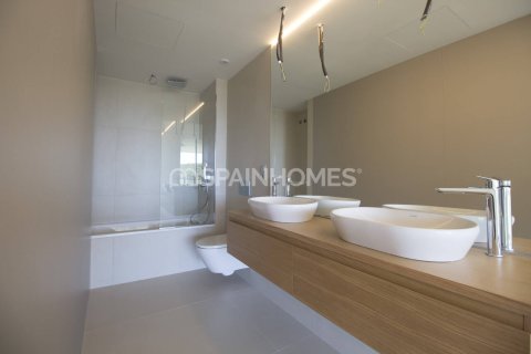 Apartment à vendre à Fuengirola, Malaga, Espagne, 2 chambres, 90 m2 No. 161618 - photo 15