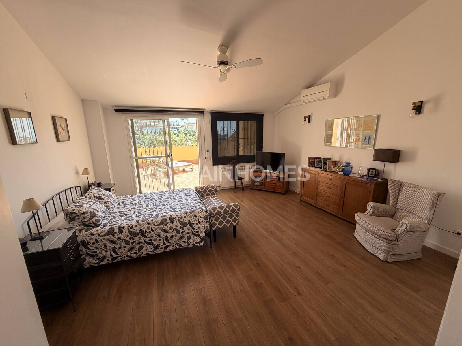 Villa i Sitges, Barcelona, Spanien 4 sovrum, 250 kvm. Nr. 166852