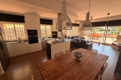 Villa en venta en Sitges, Barcelona, España 4 dormitorios, 250 m2 No. 166852 - foto 13