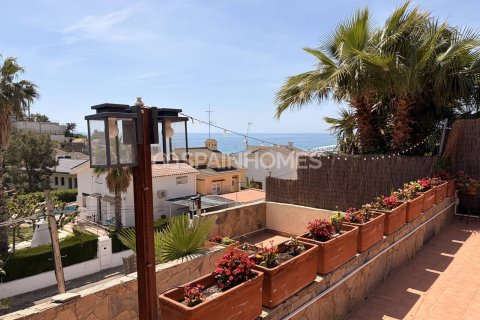 Villa en venta en Sitges, Barcelona, España 4 dormitorios, 250 m2 No. 166852 - foto 2