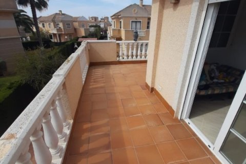 Townhouse for sale in La Mata, Alicante, Spain 5 bedrooms, 203 sq.m. No. 145292 - photo 9