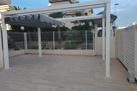 Apartamento en venta en Torrevieja, Alicante, España 3 dormitorios, 117 m2 No. 160695 - foto 9