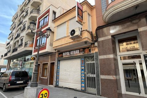 Dvīņu māja pārdošanā Guardamar del Segura, Alicante, Spānijā 3 istabas, 200 m2 Nr. 154779 - attēls 8