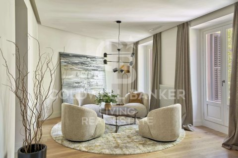 Apartamento en venta en Madrid, España 3 dormitorios, 247 m2 No. 157297 - foto 14