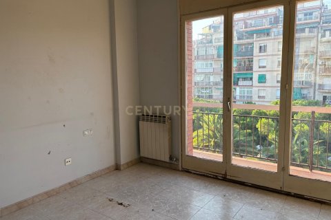 Appartamento a L'Hospitalet de Llobregat, Barcelona, Spagna 4 camere da letto, 111 mq. N° 191244