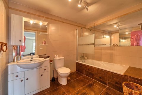 House for sale Malaga, Spain 5 bedrooms, 230 sq.m. No. 69593 - photo 11