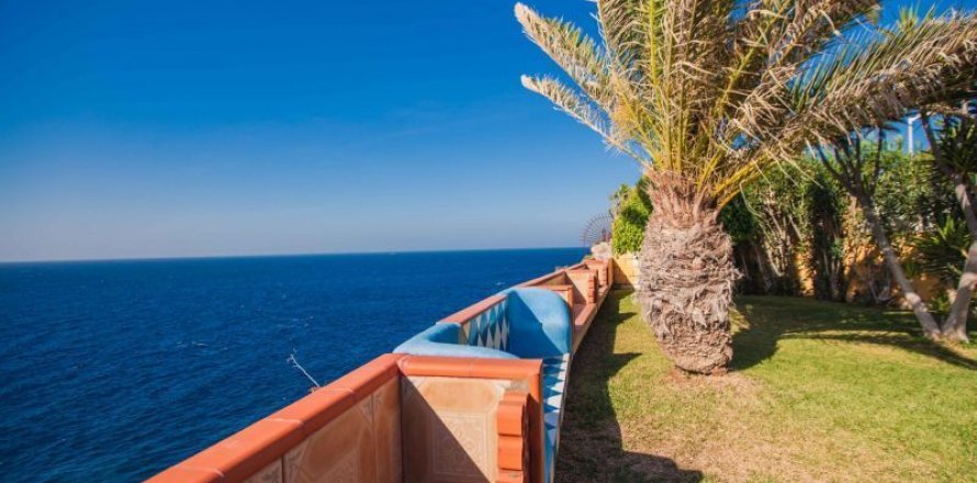 Talo Espanja 4 makuuhuonetta, 210 m2 No. 69595