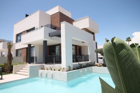 Villa zum Verkauf in Torrevieja, Alicante, Spanien 3 Schlafzimmer, 148 m2 Nr. 145812 - Foto 1
