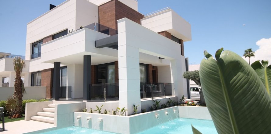 Villa in Torrevieja, Alicante, Spanien 3 Schlafzimmer, 148 m2 Nr. 145812