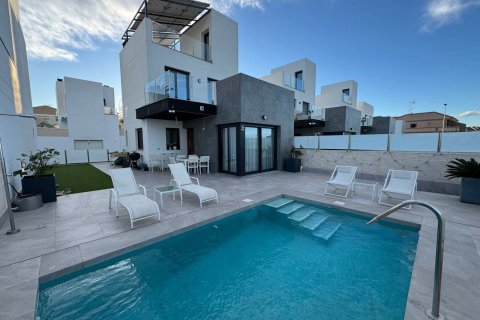 Townhouse zum Verkauf in Torrevieja, Alicante, Spanien 3 Schlafzimmer, 175 m2 Nr. 140369 - Foto 1