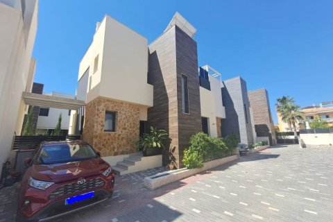 Townhouse zum Verkauf in Alicante, Spanien 3 Schlafzimmer, 111 m2 Nr. 140365 - Foto 2